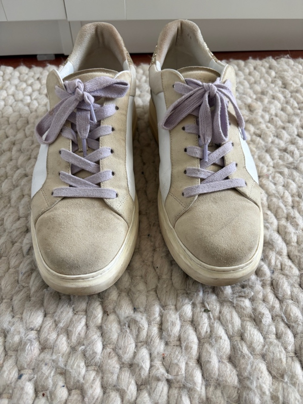 Veronica Beard Beige Suede and White Low-Top Sneakers with Lilac Laces